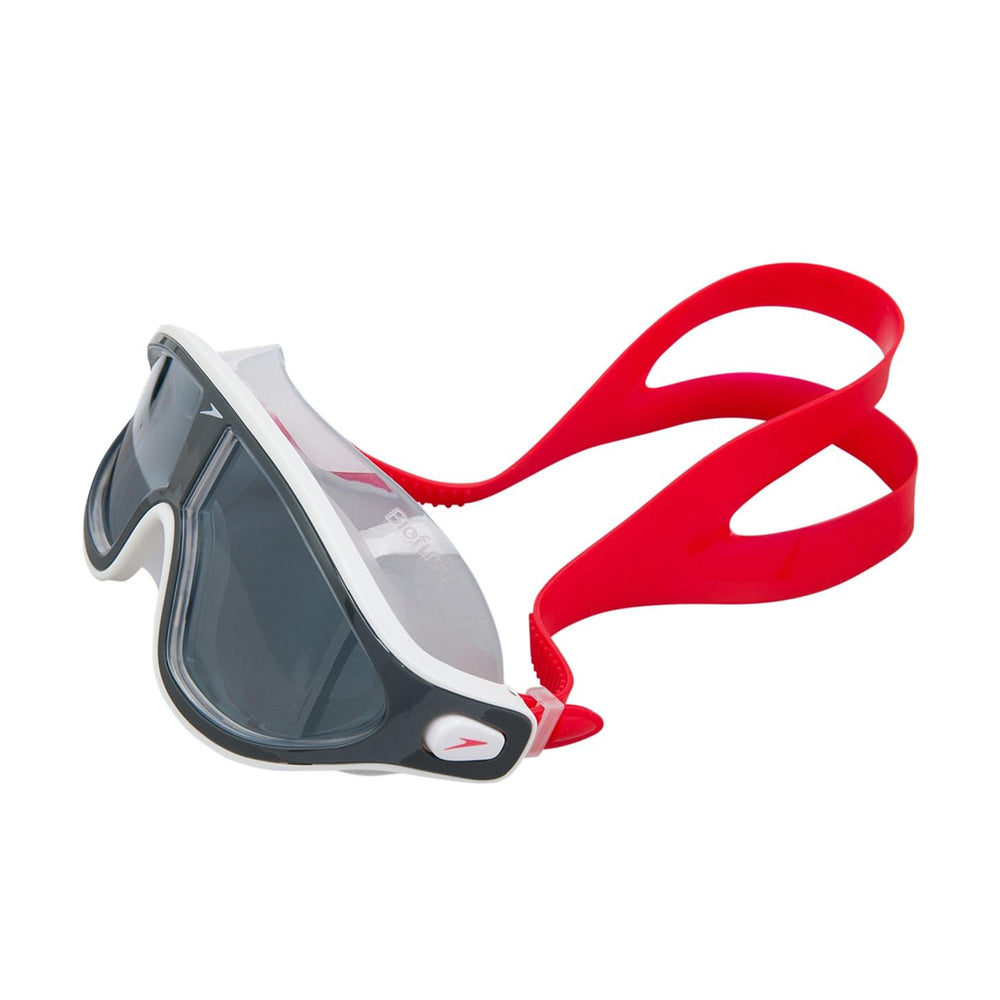Speedo Rift Pro front view showing wide frame and secure seal for confident sighting