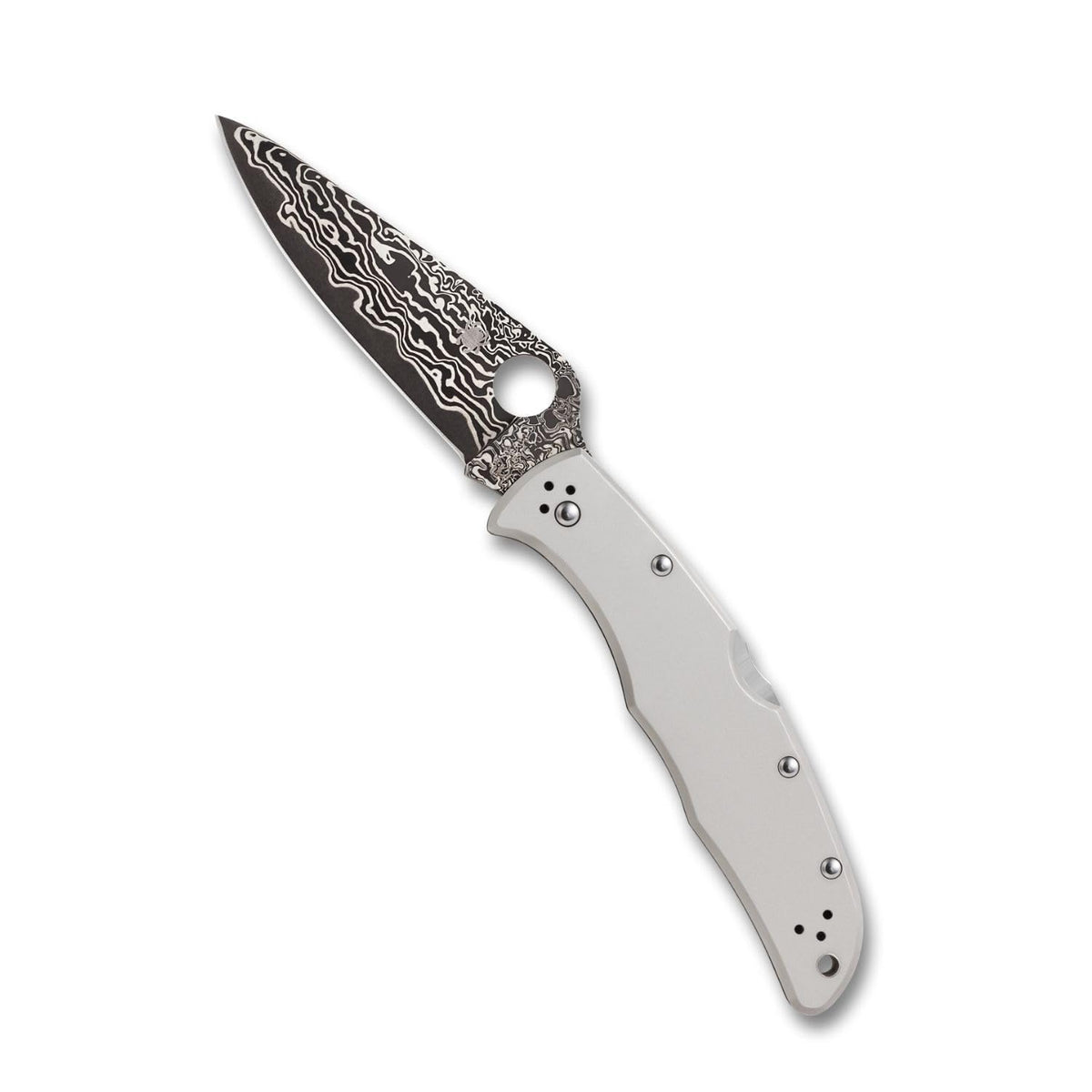 Spyderco Endura 4 front profile showing blade and handle, precise cutting benefit