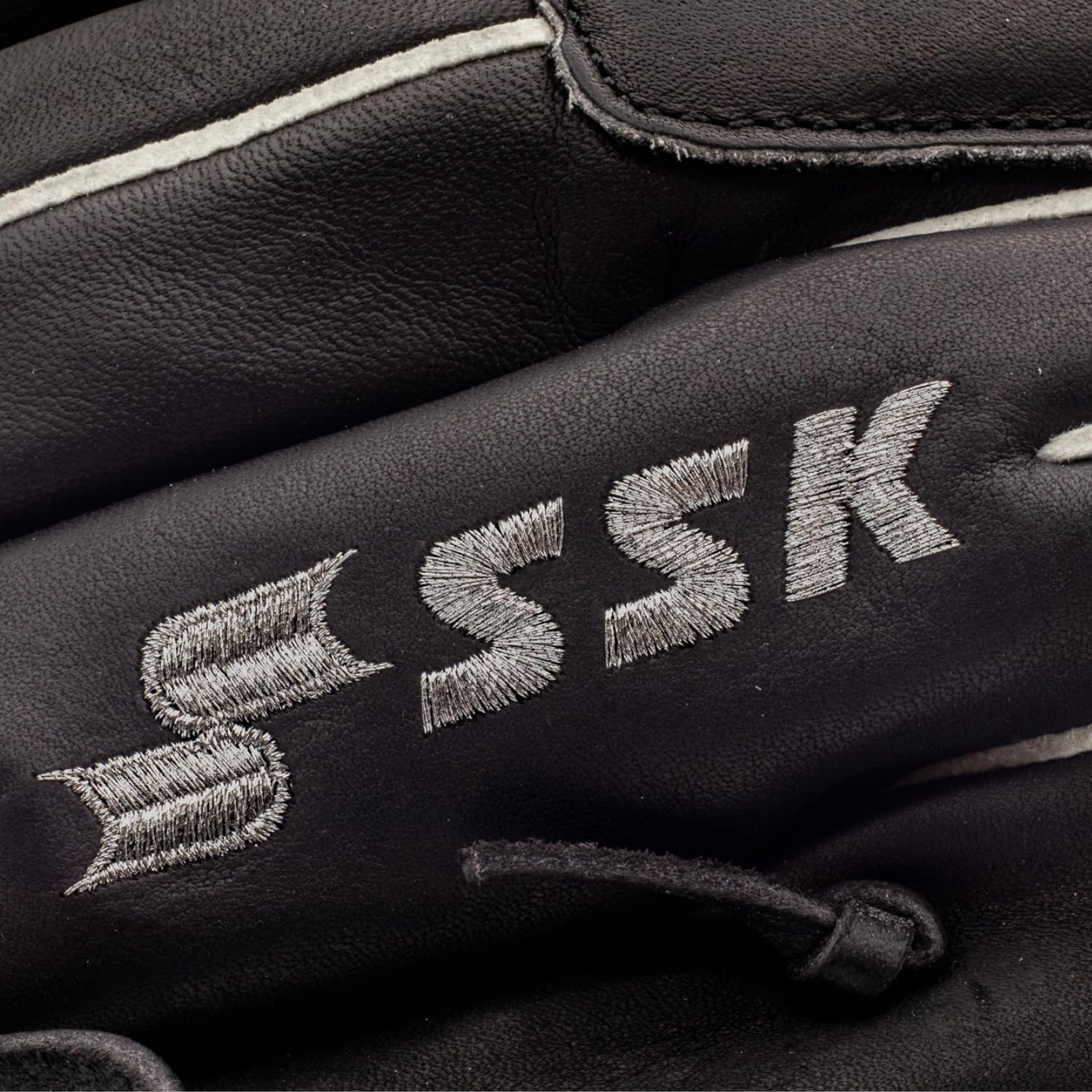 SSK Z5 branded label and logo emphasizing craftsmanship and heritage