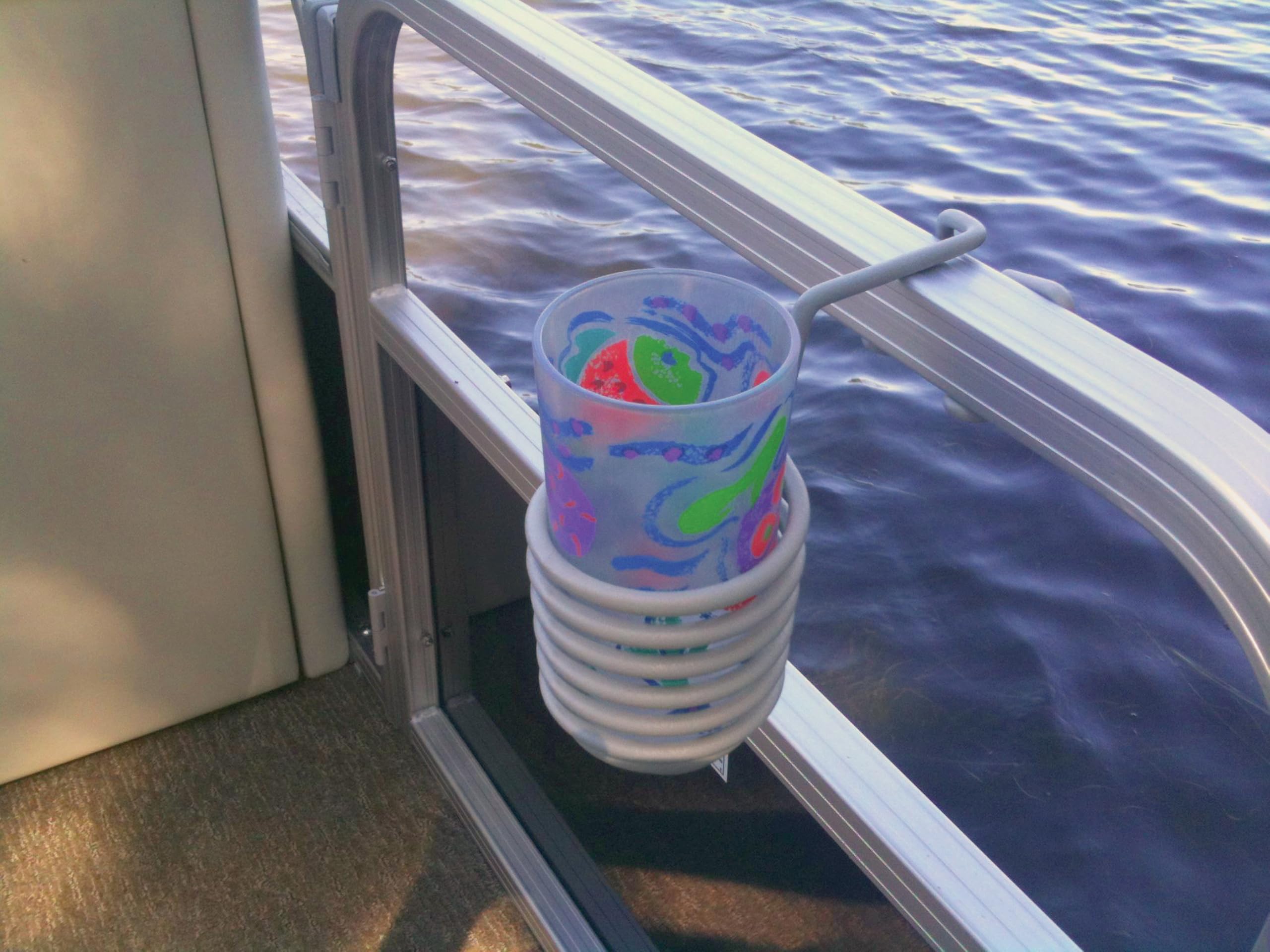 SwirlyGig SkiffDaddy holding cans and a bottle keeping drinks upright