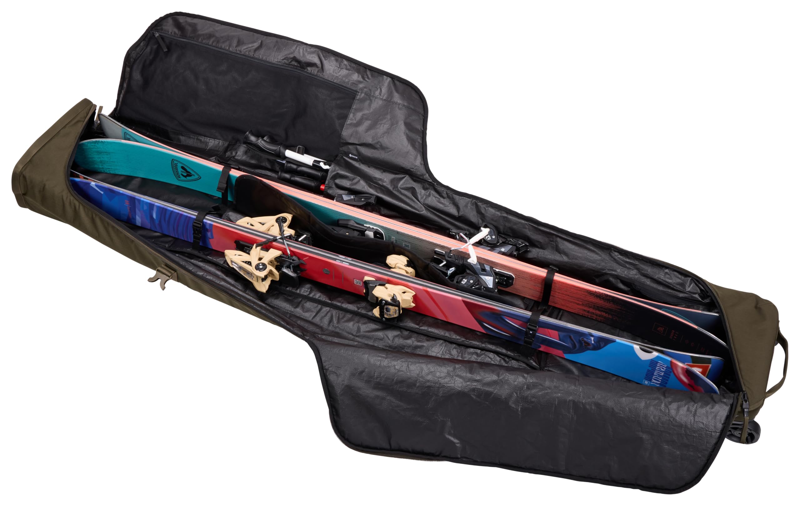 Thule RoundTrip size comparison with skis and boot for packing perspective