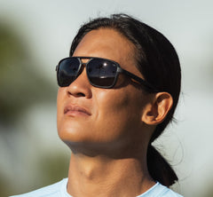Tifosi Salto close-up of smoke polycarbonate lens offering shatterproof protection