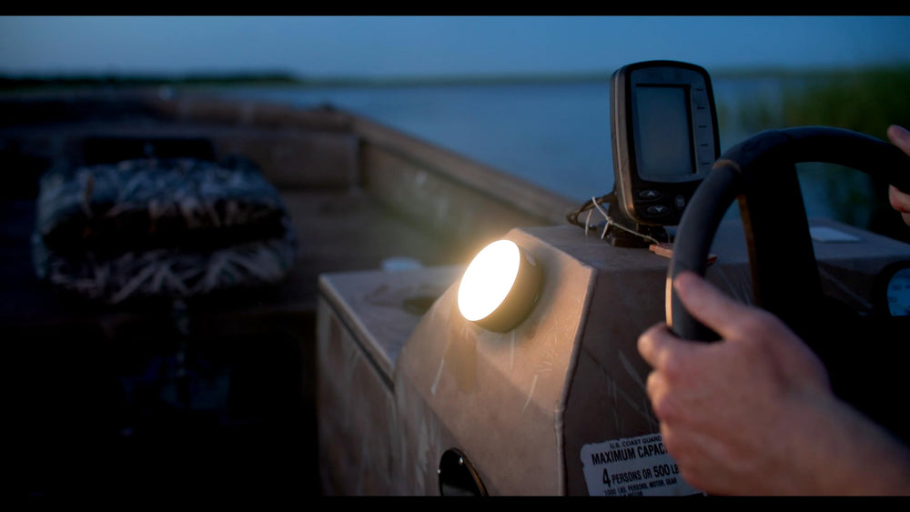 Toadfish Stowaway closeup of lens and control switch for simple mode selection