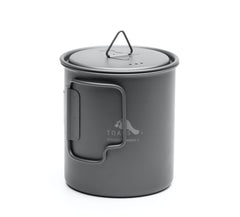 TOAKS top view with lid installed demonstrating spill control and compact packing benefit