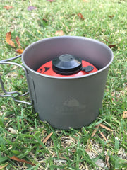 TOAKS lid locking grip detail ensuring secure handling and spill prevention
