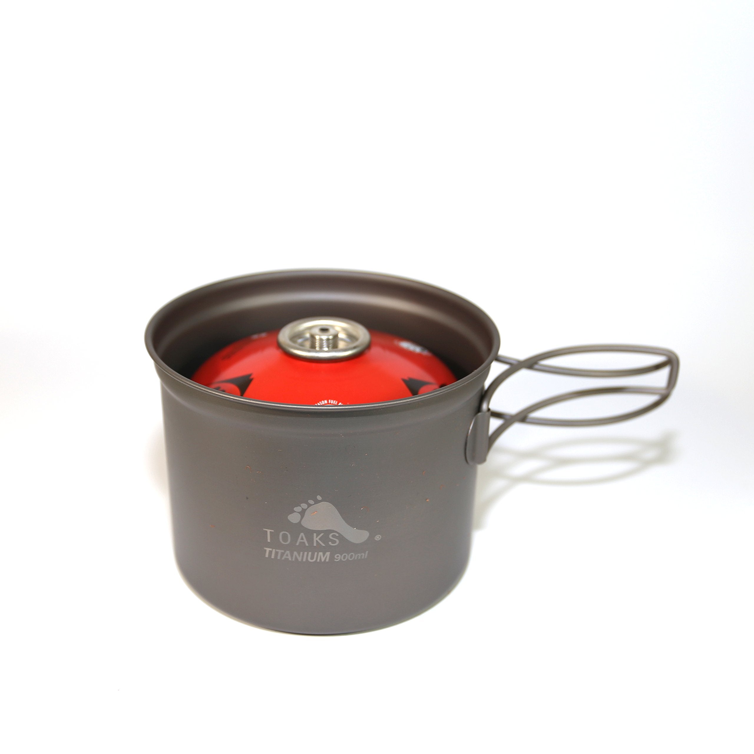 TOAKS pot next to 550ml pot showing nesting and volume comparison benefit