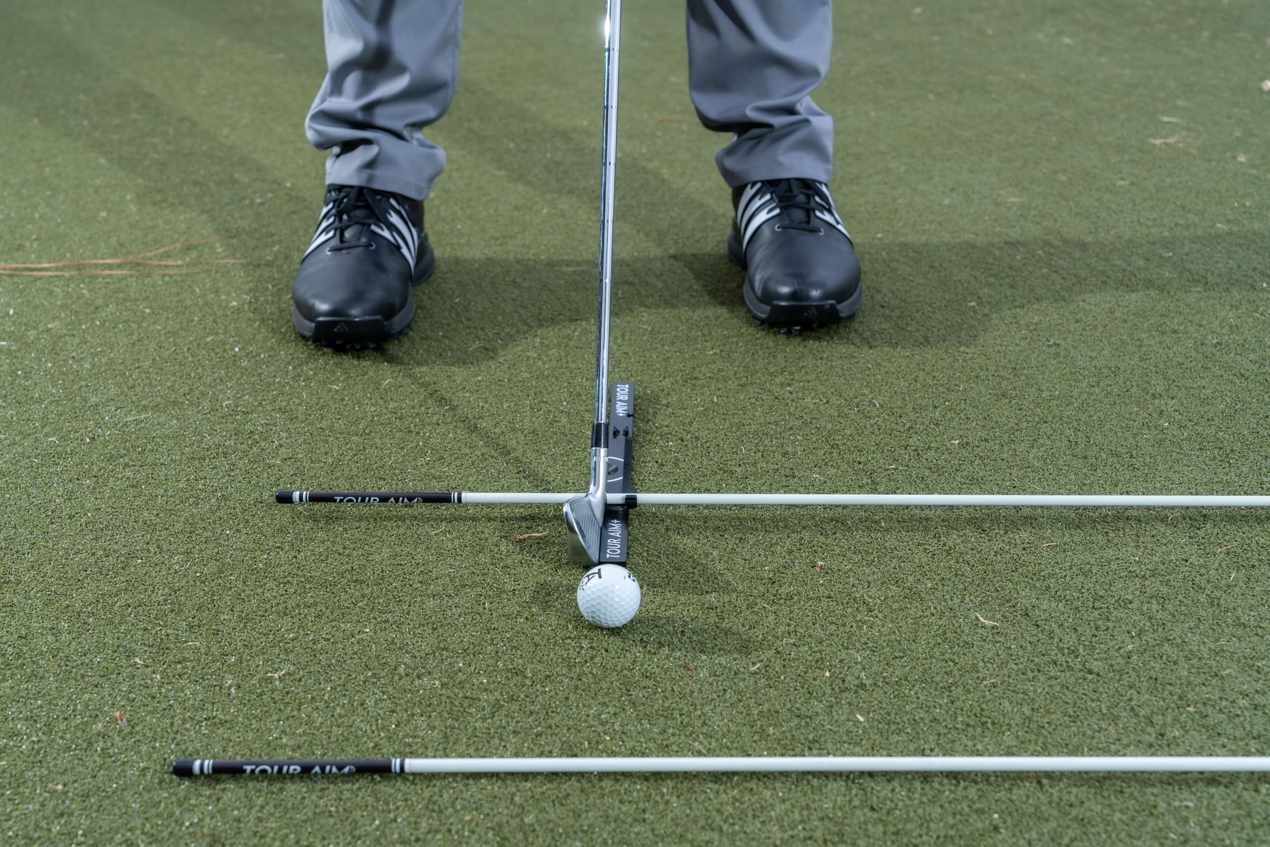 Tour Aim detailed 90-degree face edge helping square clubface alignment