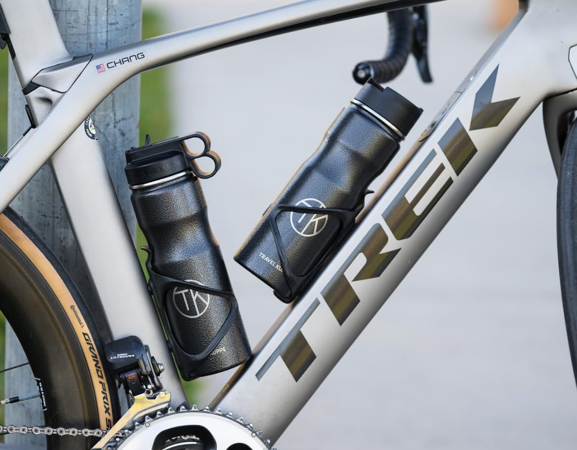 Travel Kuppe close-up of hammertone finish highlighting scratch resistance