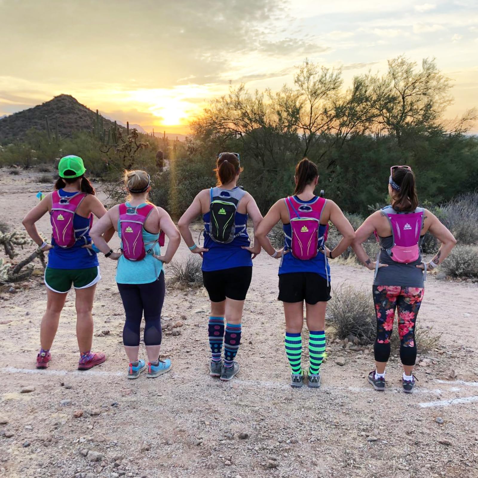 TRIWONDER lifestyle hiking scene illustrating hands-free hydration
