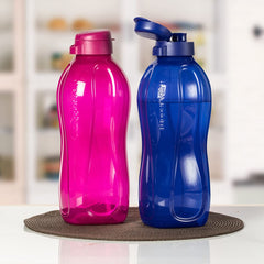 Tupperware Aquasafe held in hand to show 2 litre scale and ergonomics