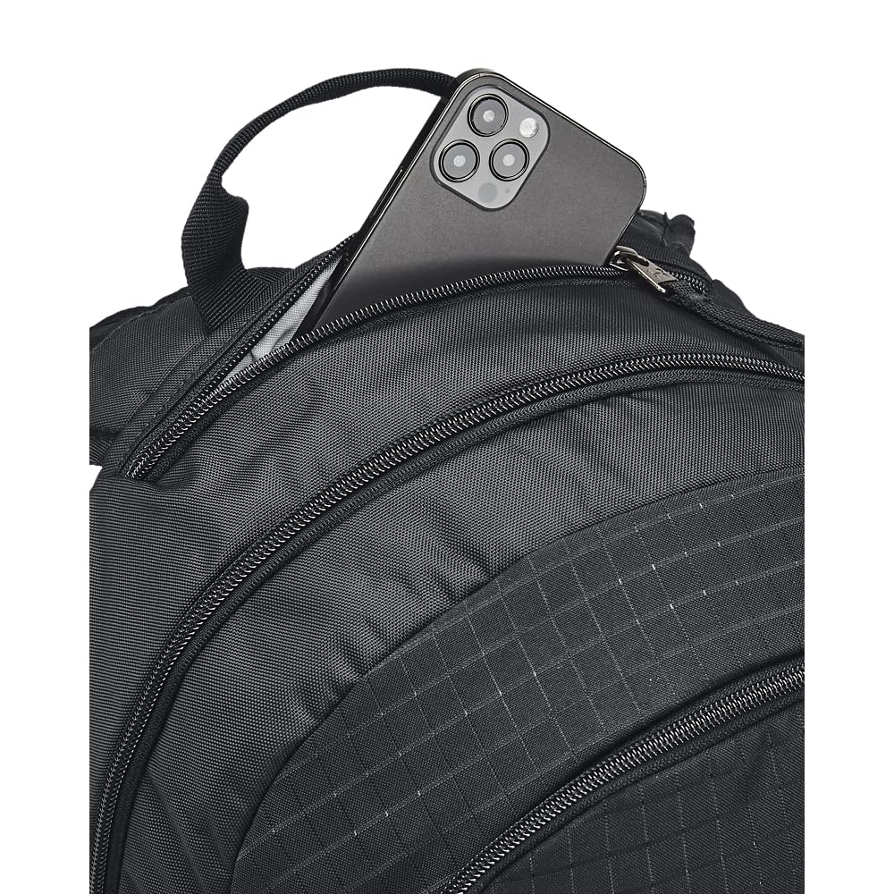 Under Armour padded back panel and shoulder strap offering cushioned support
