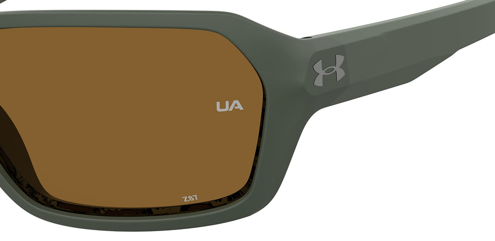 Under Armour size comparison showing measurements and fit reference benefit