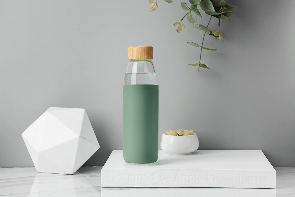 veegoal accessories arranged with sleeve and two lids for versatile options