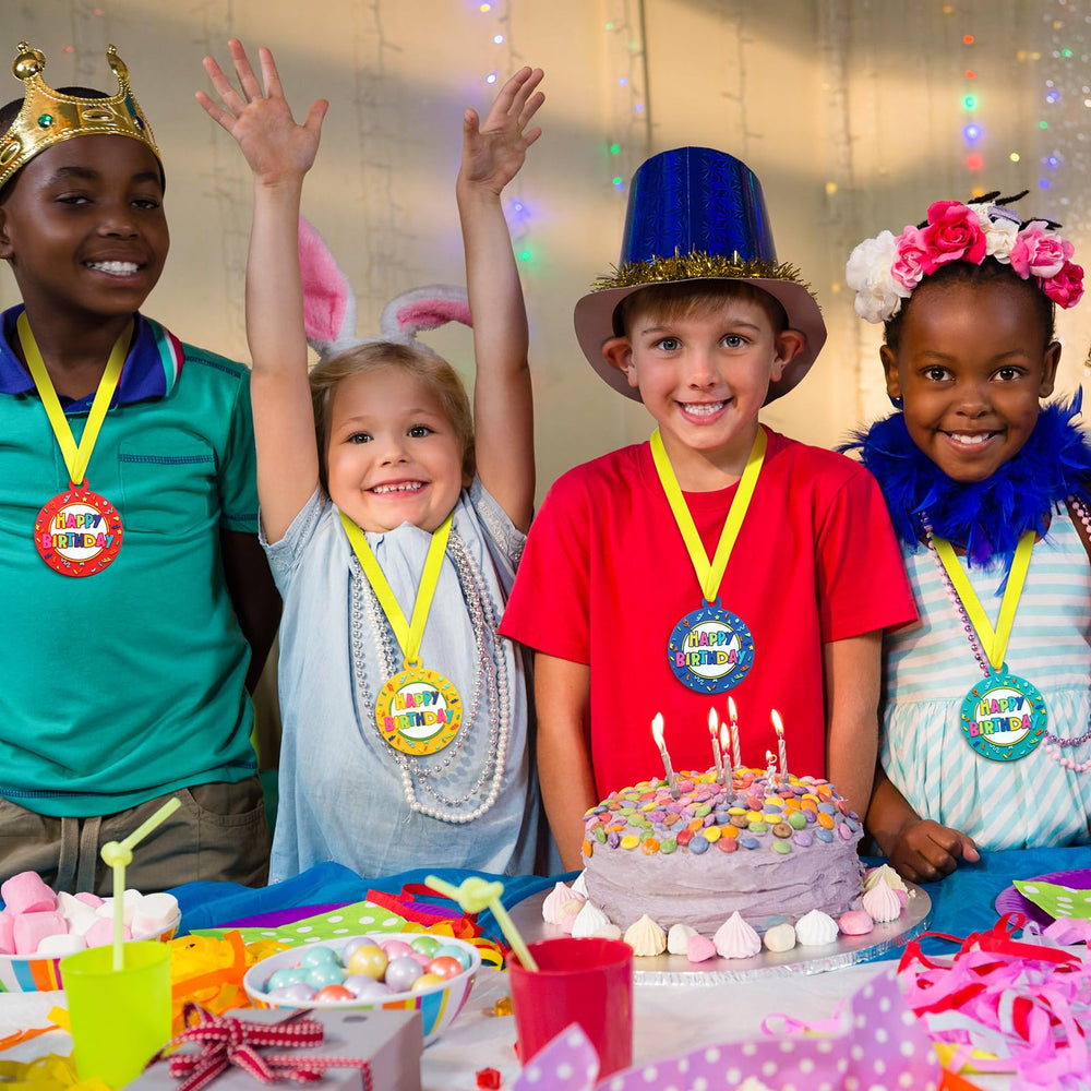 Weysat party table display with medals, photo-ready decoration benefit