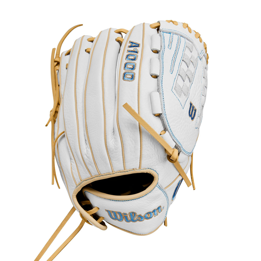 WILSON A1000 V125 close-up of closed Victory Web offering secure catches