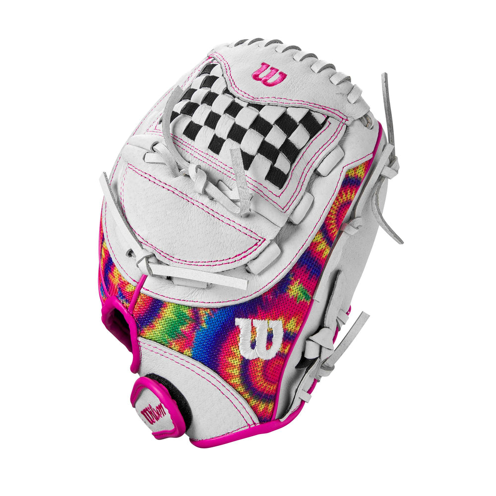 Wilson A440 Flash adjustable wrist closure demonstrating custom snug fit benefit