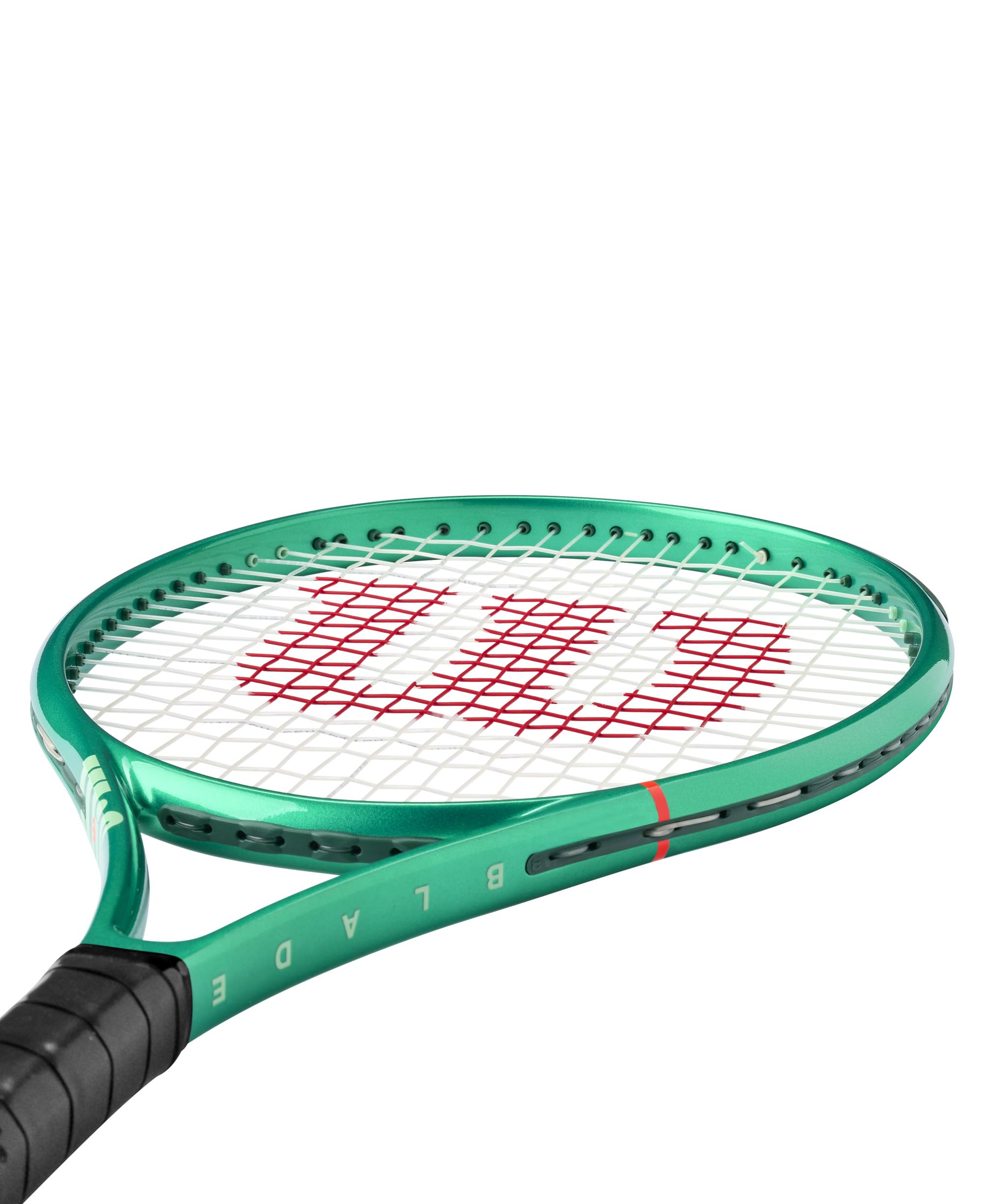 Junior player using Wilson Blade V10 demonstrating maneuverability benefit