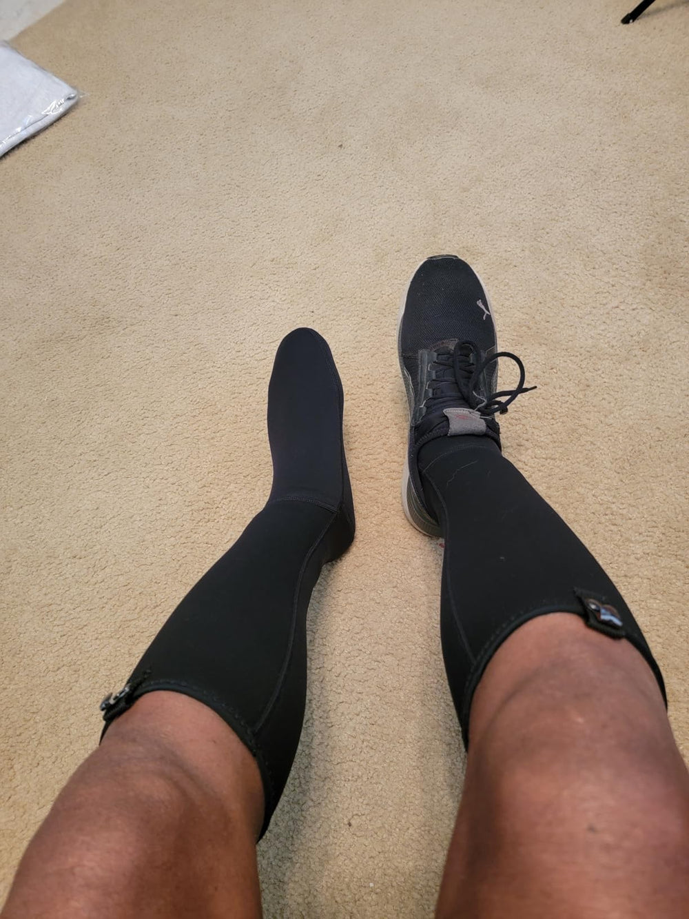 XUKER closeup of 3.5mm neoprene texture highlighting comfortable cushioning