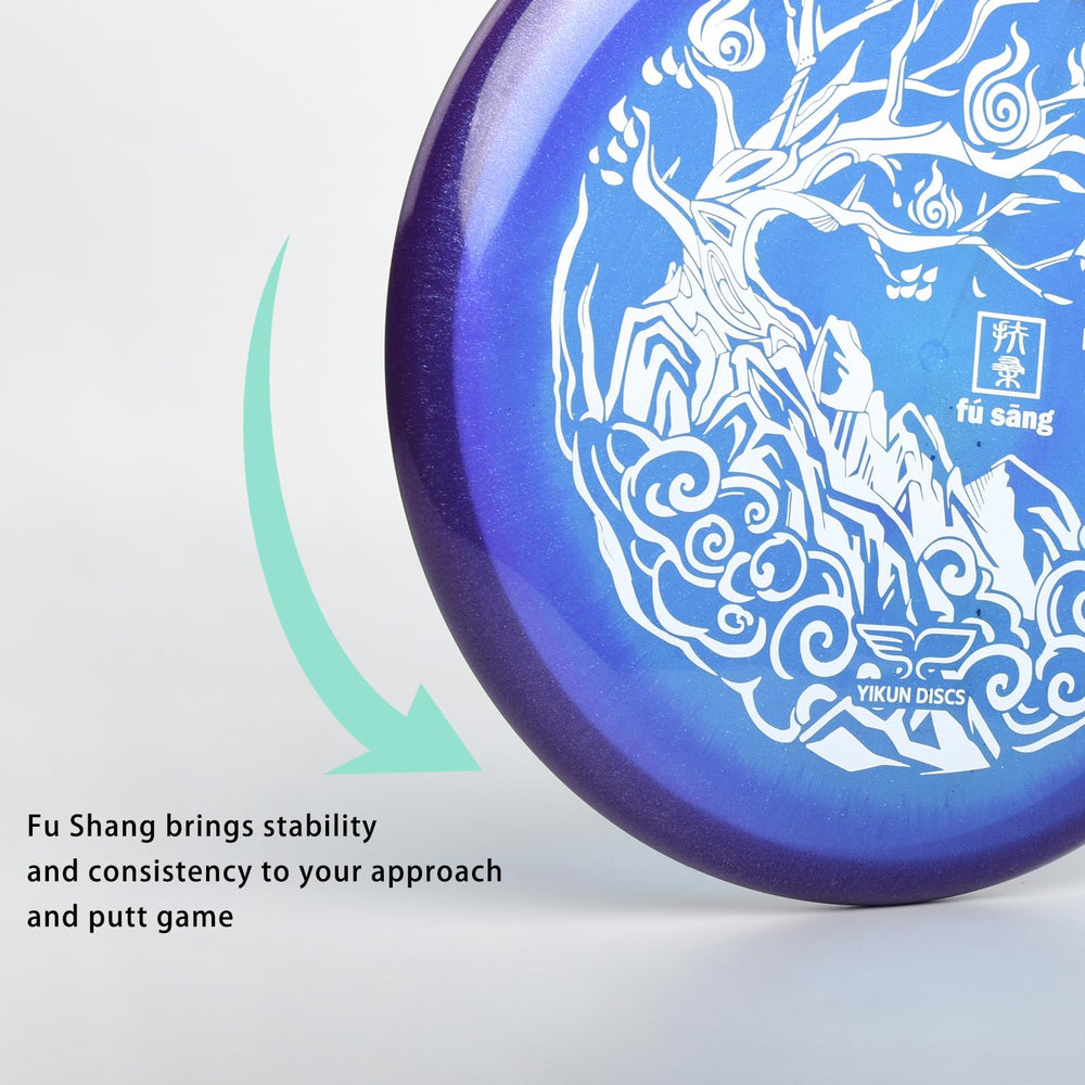 yikundiscs Fu Shang in hand about to release demonstrating comfortable grip and control