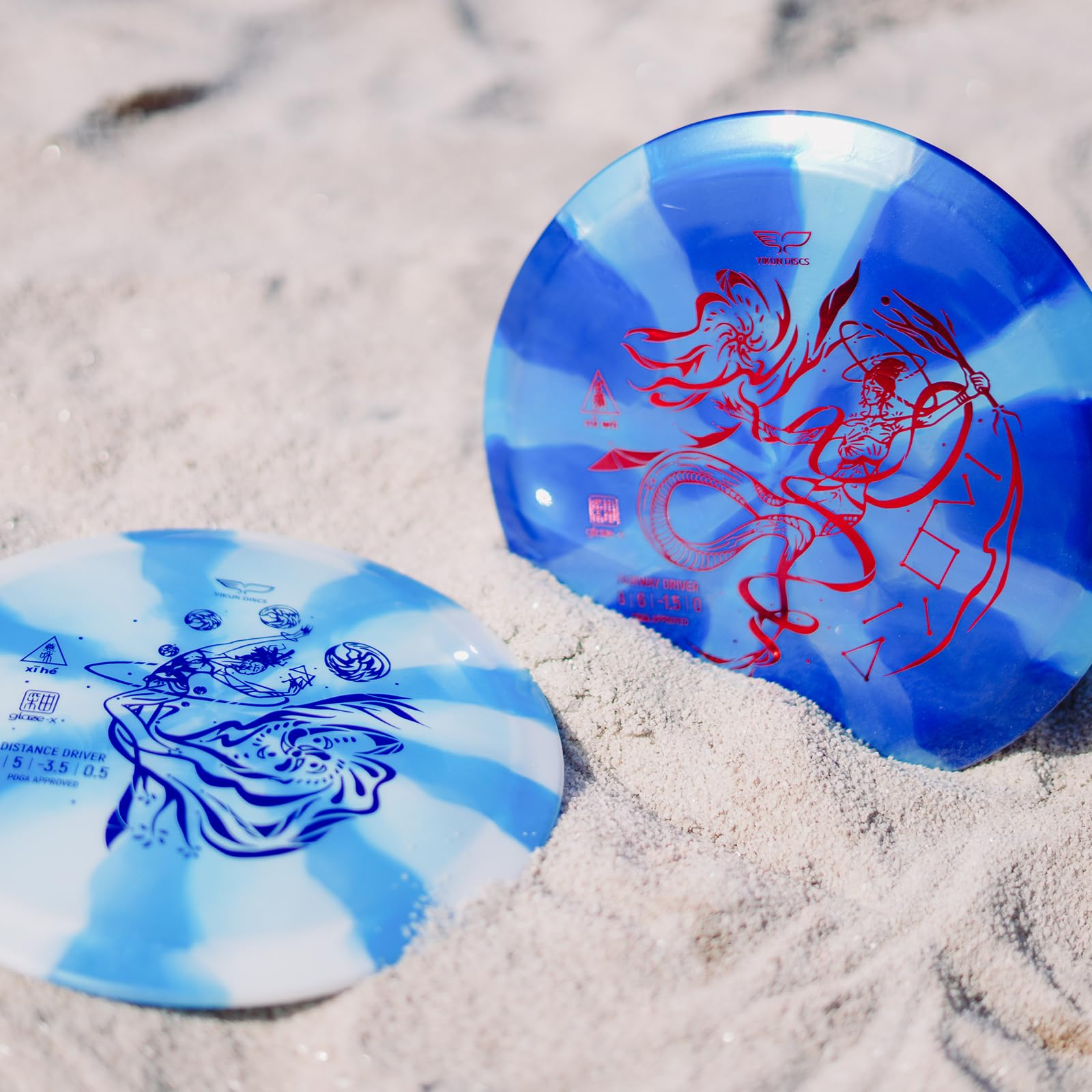 yikundiscs lifestyle course throw scenic shot showing disc shaping a dogleg line