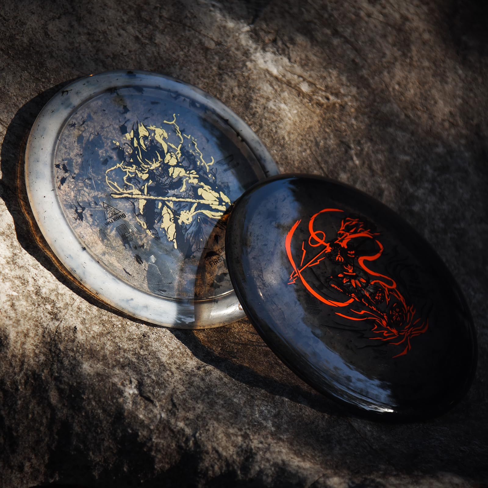 yikundiscs size comparison with hand illustrating 21.2cm diameter and comfortable handling