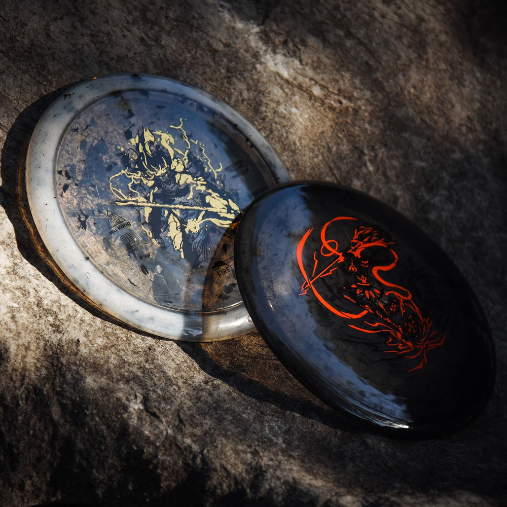 yikundiscs size comparison with hand illustrating 21.2cm diameter and comfortable handling