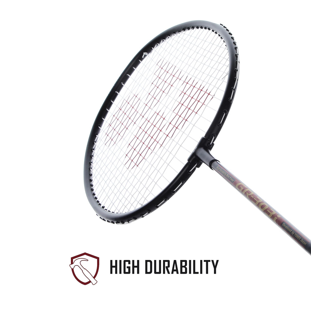 Yonex GR 303i isometric head close-up highlighting larger sweet spot