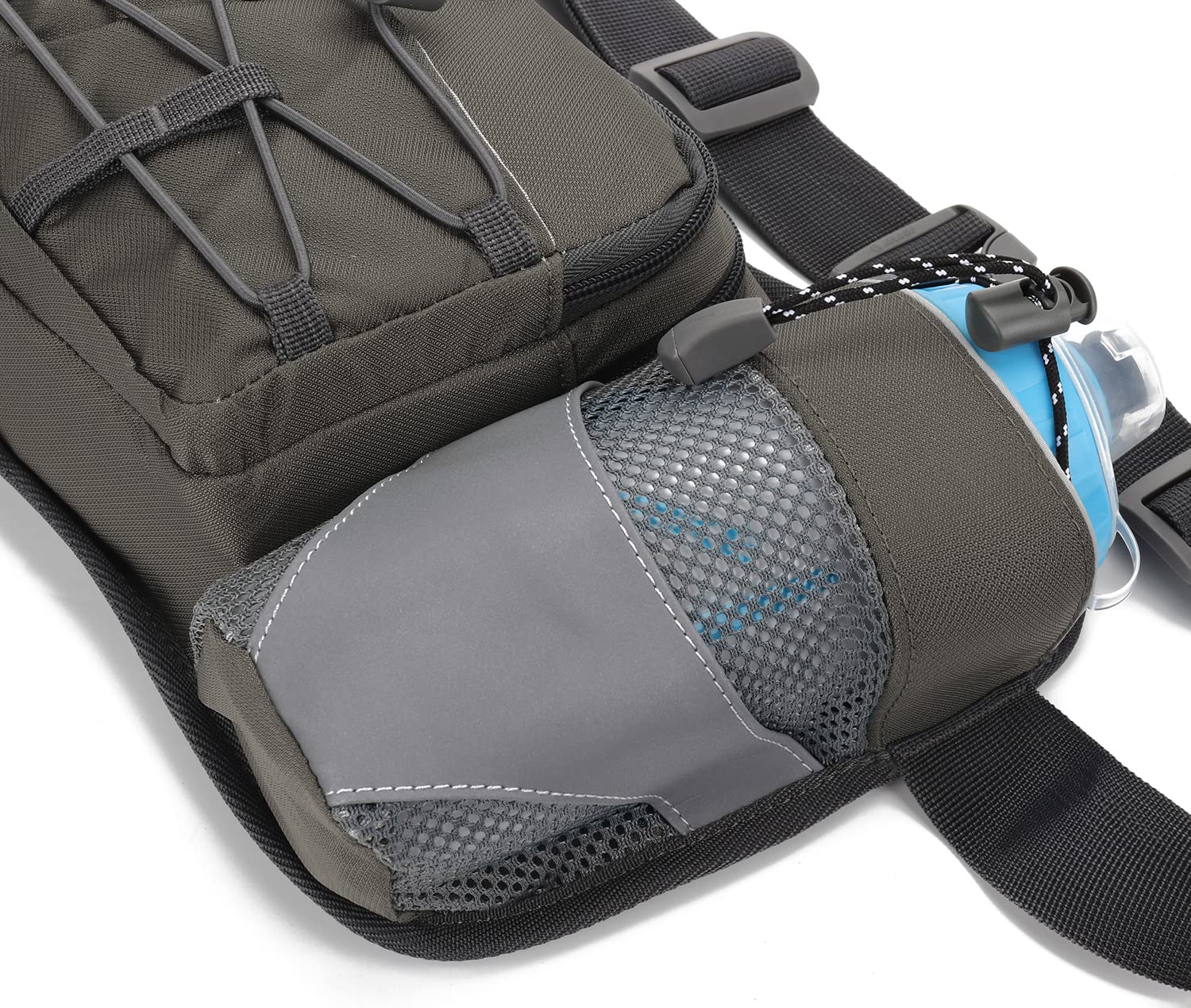 YUOTO breathable back mesh padding on waist providing comfortable ventilation