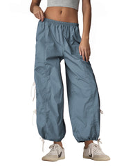 Zhiyouni back view highlighting cargo pockets and balanced silhouette for storage