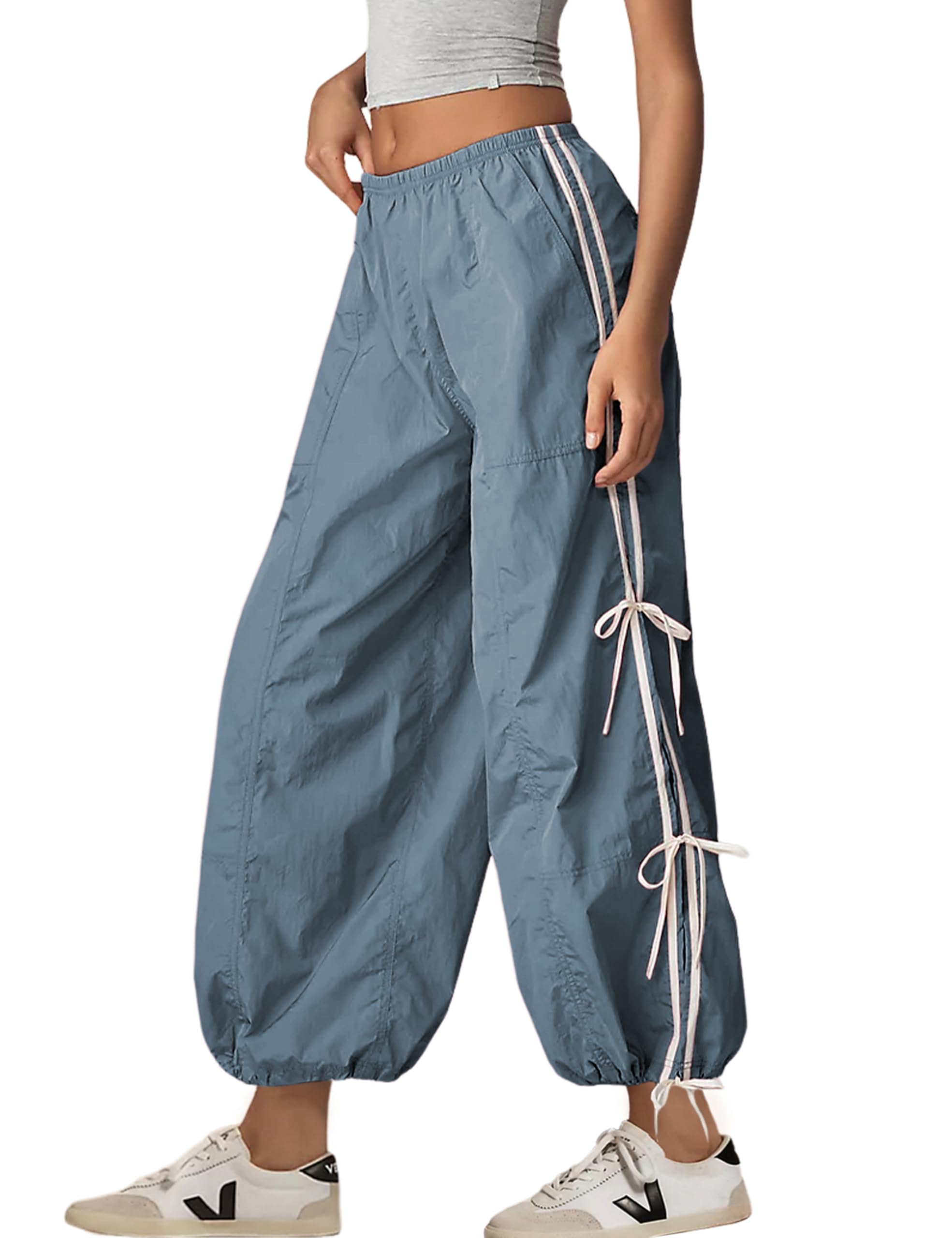 Zhiyouni front view showing relaxed fit and ankle length for versatile wear