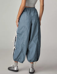Zhiyouni elastic waistband detail demonstrating secure high-rise comfort